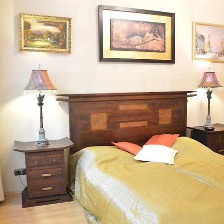 Classic Flat At Basilica Budapeste Exterior foto