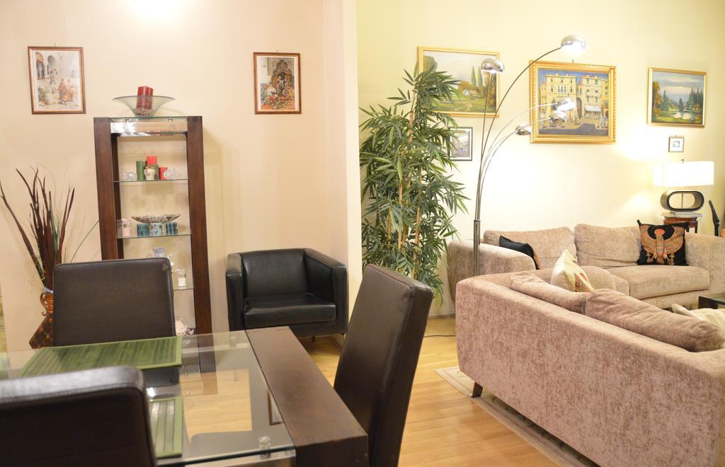 Classic Flat At Basilica Budapeste Exterior foto
