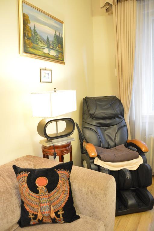 Classic Flat At Basilica Budapeste Exterior foto