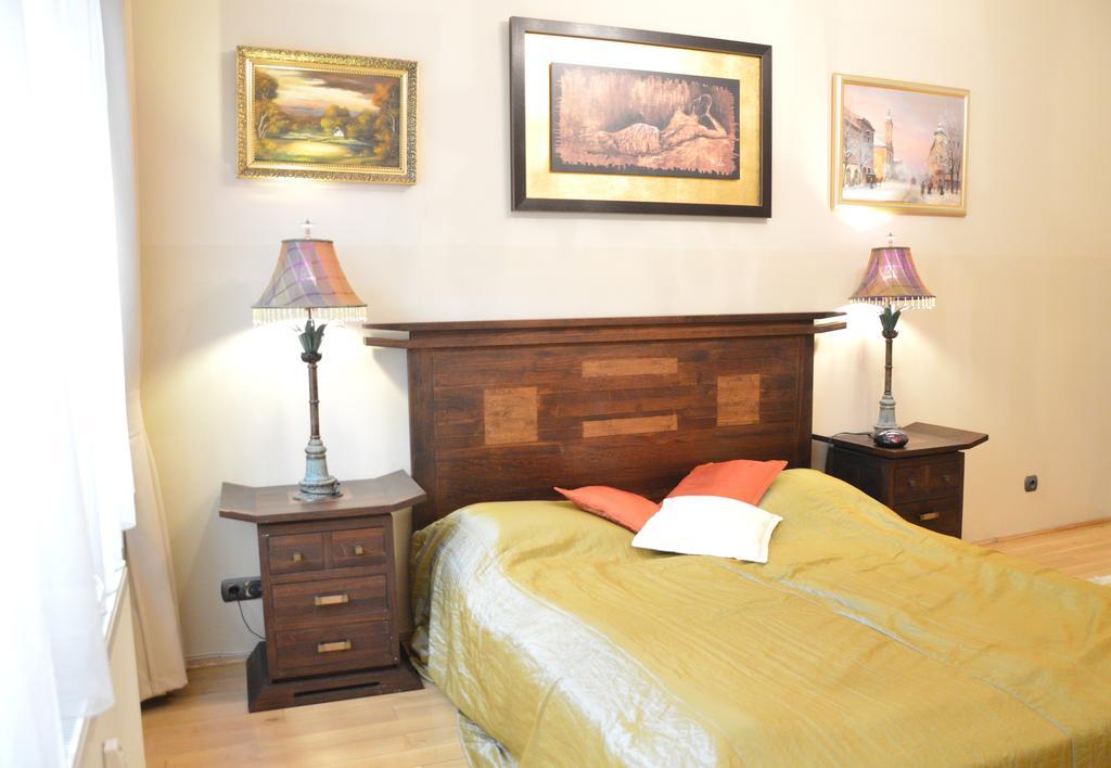 Classic Flat At Basilica Budapeste Exterior foto
