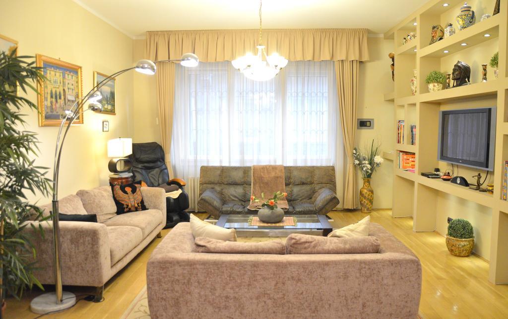 Classic Flat At Basilica Budapeste Exterior foto