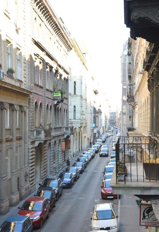 Classic Flat At Basilica Budapeste Exterior foto