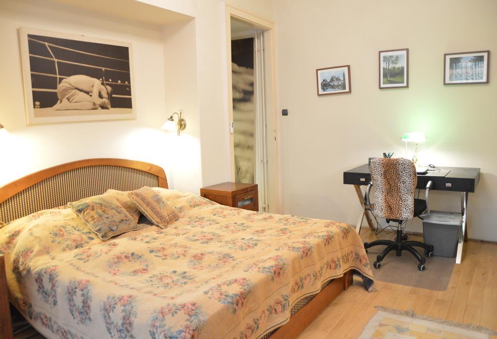 Classic Flat At Basilica Budapeste Exterior foto